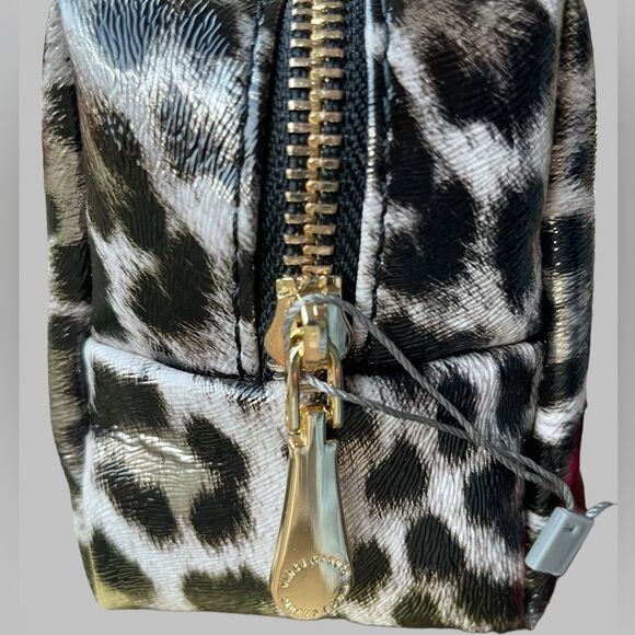 Vince Camuto Animal Print Makeup Toiletries Travel Bag NWT - Picture 3 of 8